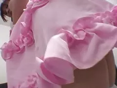 Zajíček v bílé teddy uši dostane pussy laskal na pohovce